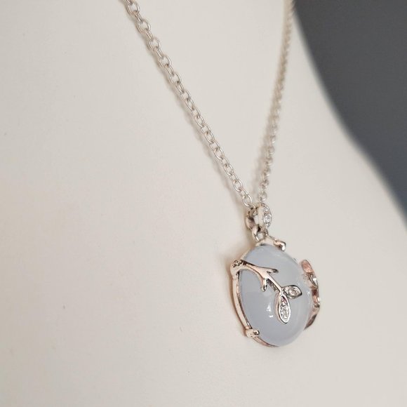 Avon NRT Moonstone pendant necklace with cz accent - Picture 4 of 11